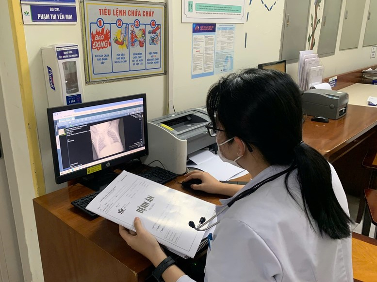 Nhiều cơ sở khám, chữa bệnh đã trang bị máy tính cho 100% thầy thuốc, nhân viên có nhu cầu